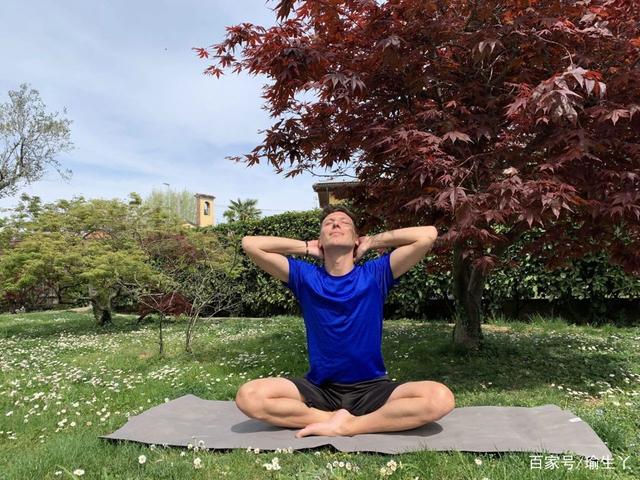 睡前做这8个动作，疏通身体经络，助你早日康复 