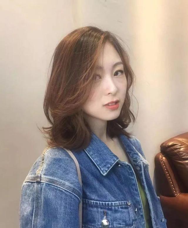 30岁-40岁女最新发型(4款有气质减龄落肩卷发推荐)