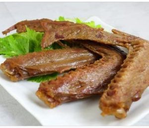 鸭翅热量（鸭翅热量高吗、减肥能不能吃）