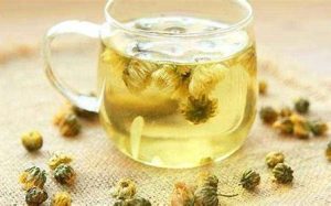 菊花泡水喝竟有6个害处